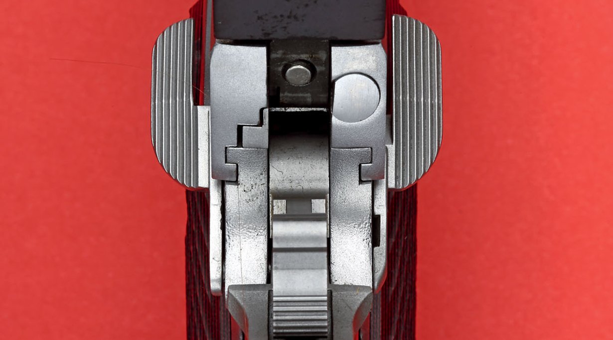 Pistole mit Daumenauflage