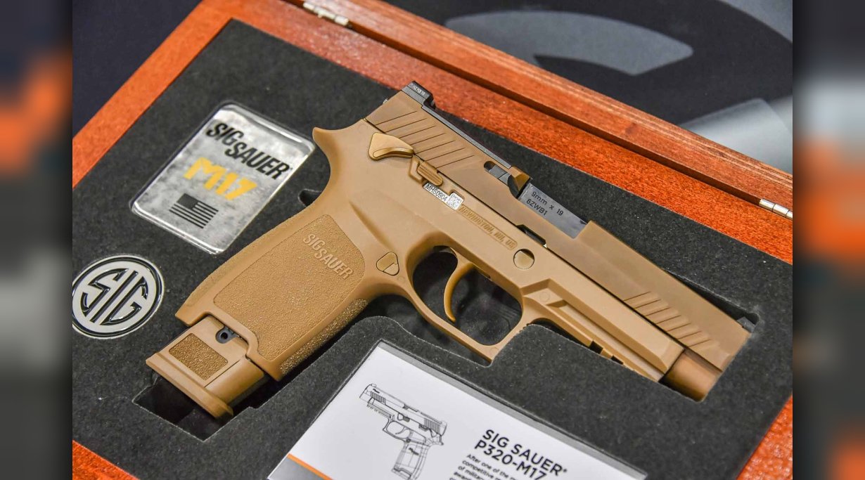 Linke Seite der SIG Sauer M17-Commemorative Pistole