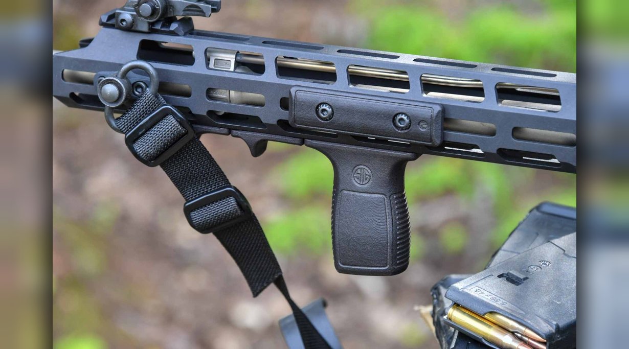 Senkrechter Handgriff des SIG Sauer M400 TREAD