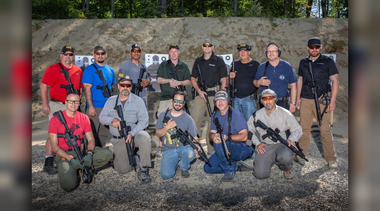 Eine Gruppe von Journalisten bei der SIG Sauer Academy.