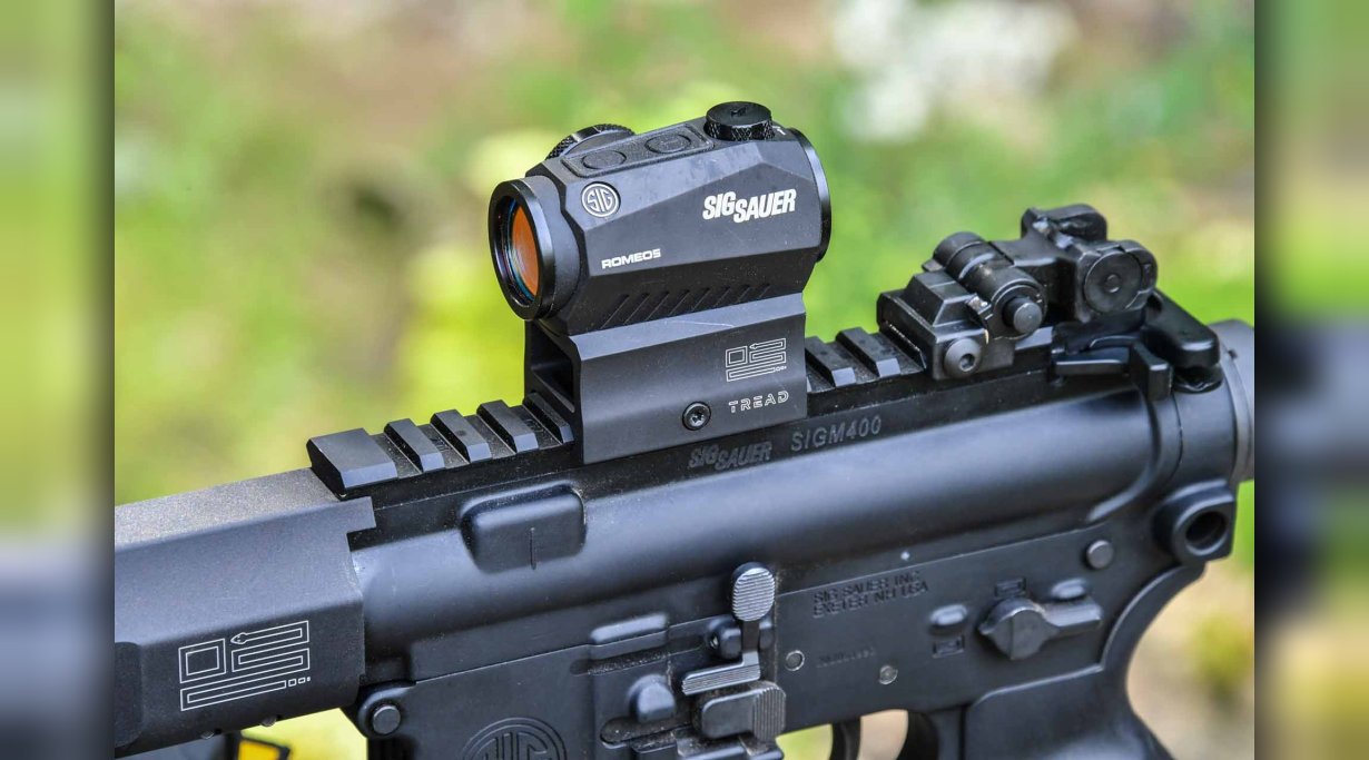 SIG Sauer Electro Optics ROMEO5 Leuchtpunktvisier auf M400 TREAD Halbautomaten