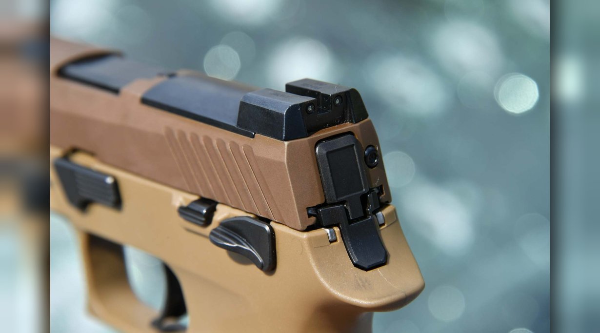 Kimme der SIG Sauer P320-M17 Pistole