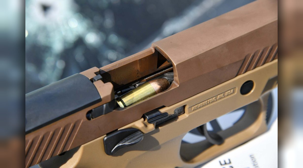 Patrone in der Kammer der SIG Sauer P320-M17