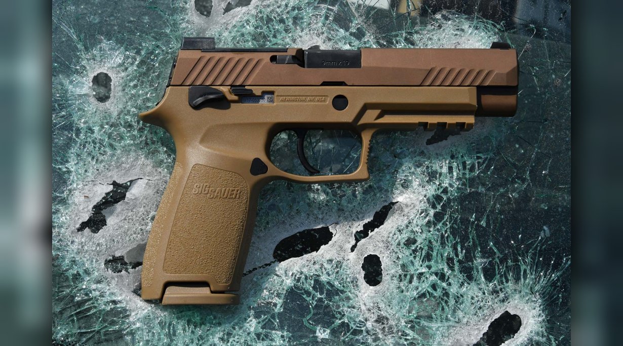 SIG Sauer P320-M17 von der rechten Seite