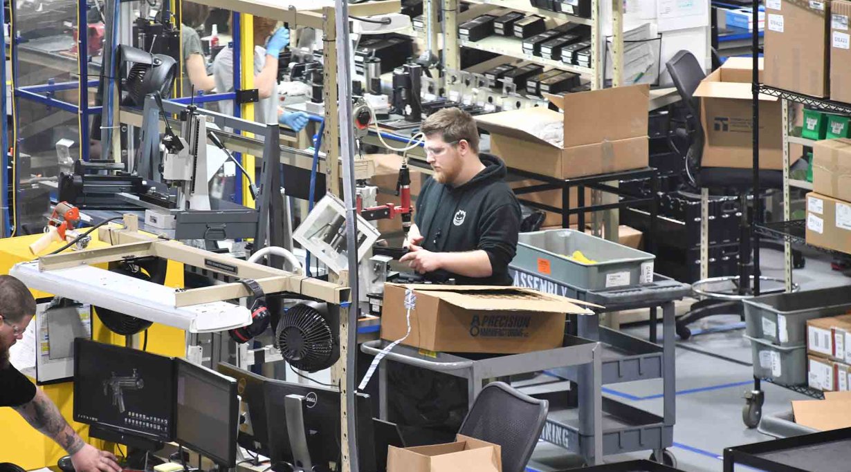 Endmontage von SIG Sauer MPX Maschinenpistolen in der Produktionsstätte von SIG Sauer USA