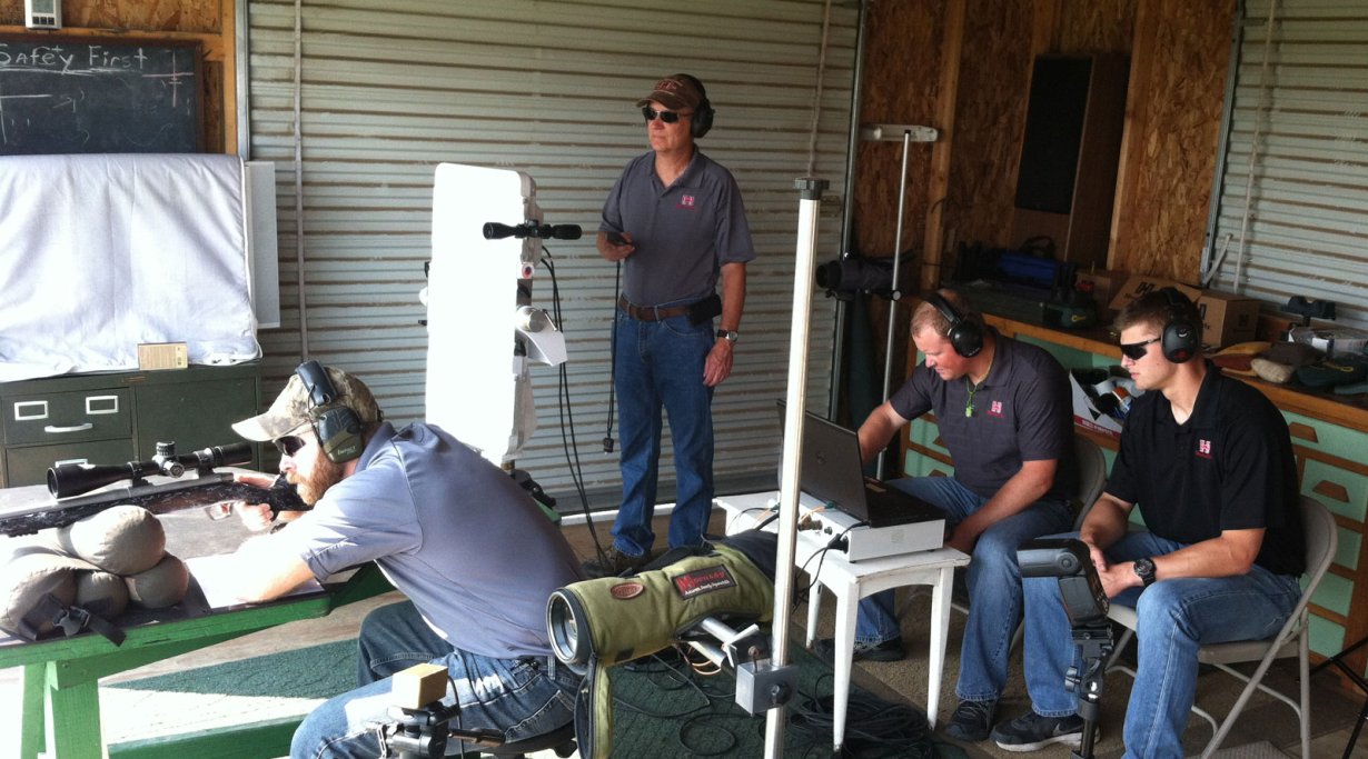 Tester auf der Schießbahn