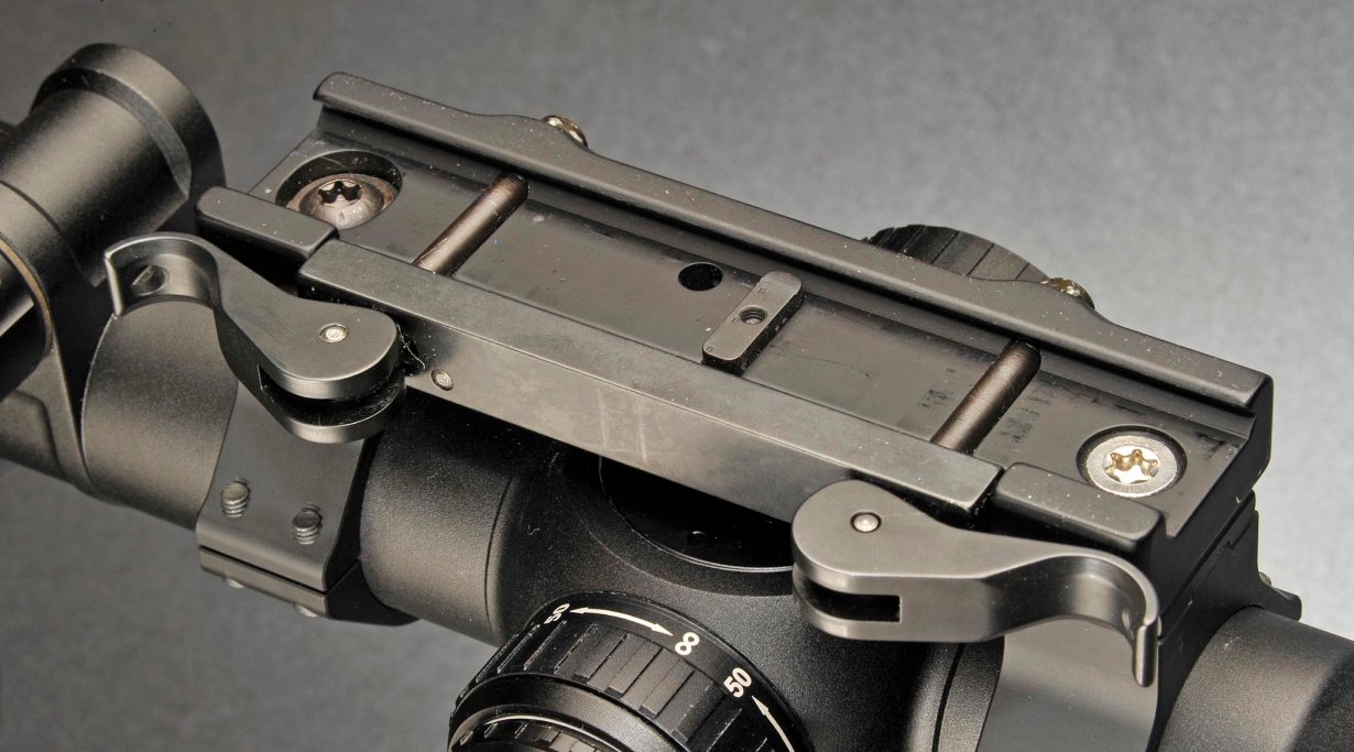 Unterseite der IEA KH-S Befestigung. 