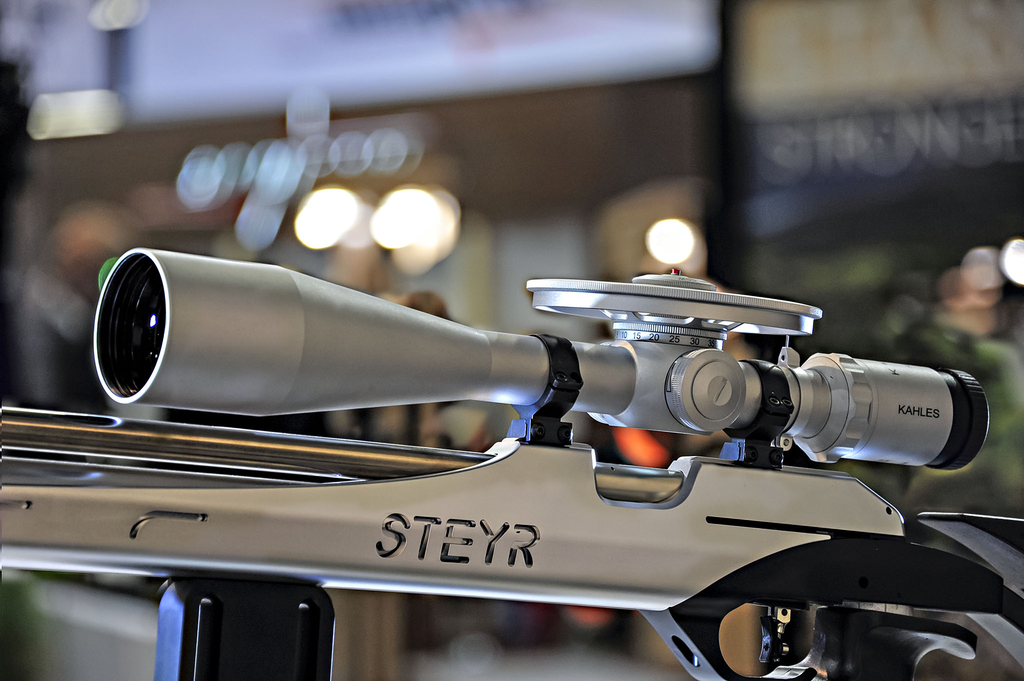 iwa: Bildergalerie: Optik Neuheiten IWA 2016