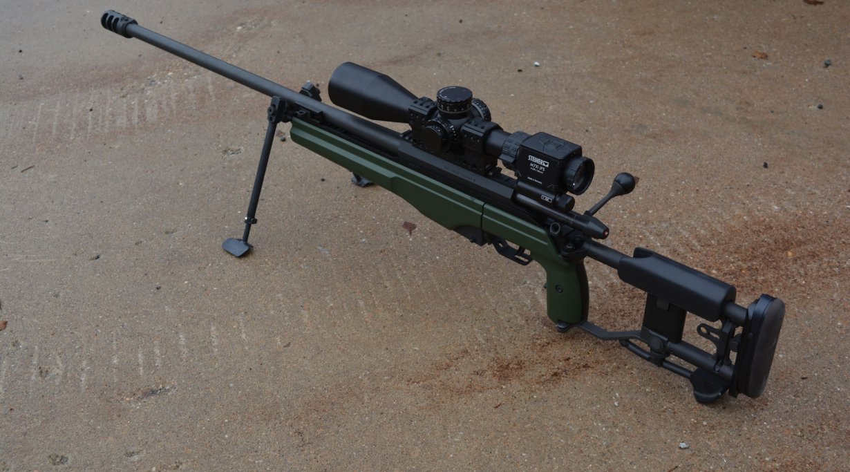 Long-Range-Event zur Präsentation des Steiner M7Xi Sako TRG mit Steiner M7Xi auf dem schlammigen Boden.