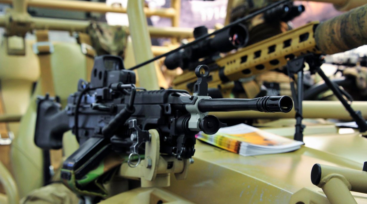 Minimi at IEA booth, at Enforcetac 2016