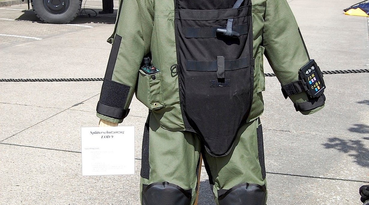 Tag der Bundewehr 2016: Splitterschutzanzug EOD9