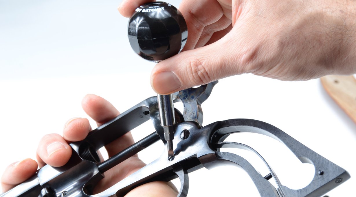 Entfernen des Abzugszüngels