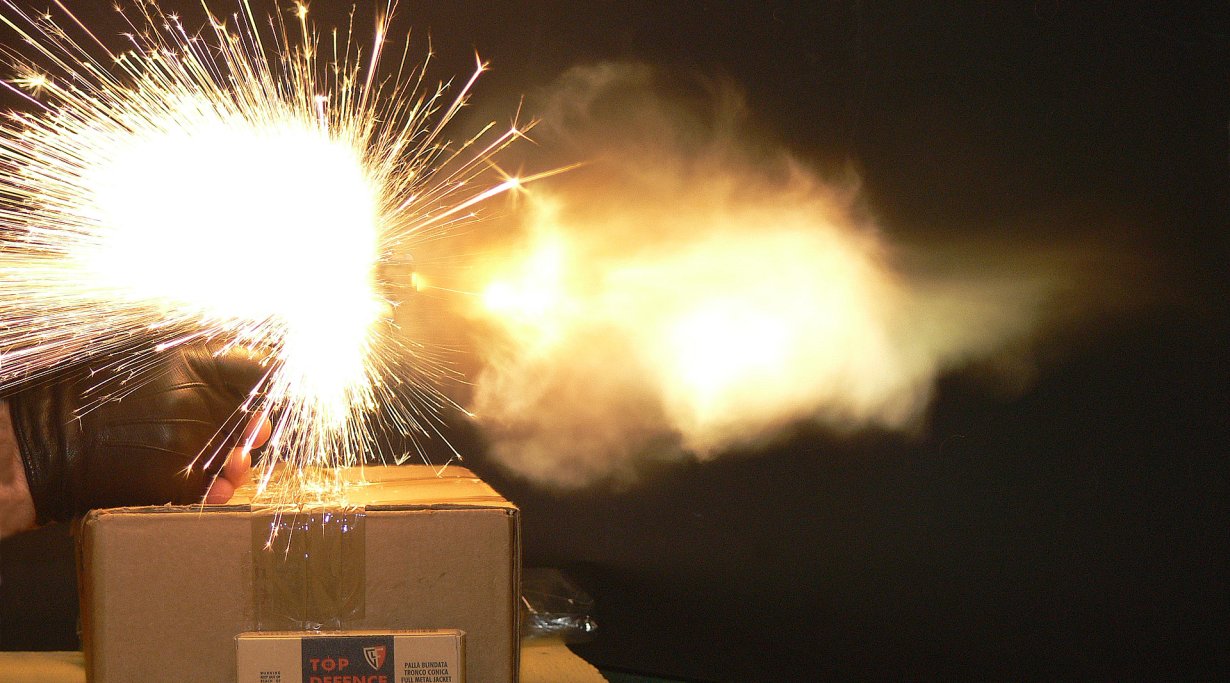 Funkenbildung an einer ausbrennenden Titanium-Trommel