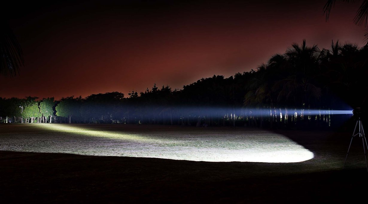 FENIX TK-61: Scheinwerfer im Taschenlampenformat