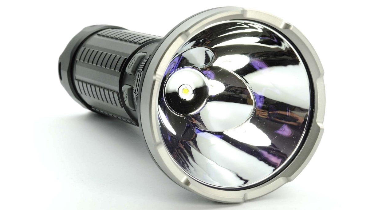 FENIX TK-61: Scheinwerfer im Taschenlampenformat