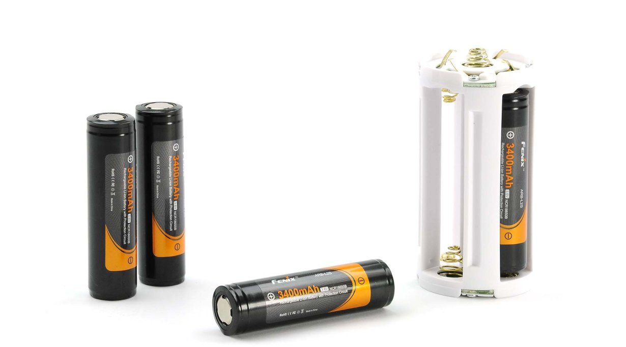FENIX TK-61: Scheinwerfer im Taschenlampenformat