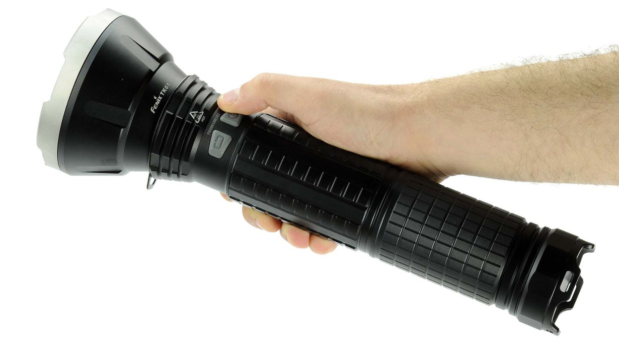 FENIX TK-61: Scheinwerfer im Taschenlampenformat