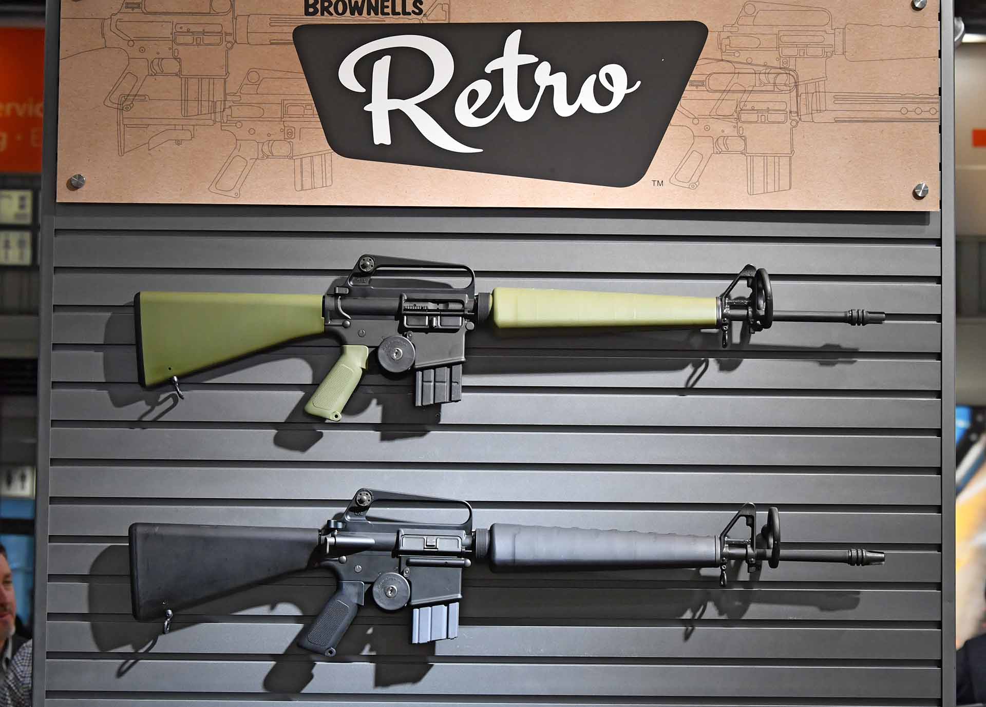 brownells: Brownells Deutschland: AR-15/AR-10 Selbstladebüchsen im Retro-Stil brownells: Brownells Deutschland: AR-15/AR-10 Selbstladebüchsen im Retro-Stil