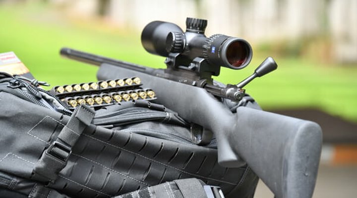 Test: Kimber 84M LPT Repetierbüchse in .223 Remington Repetierbüchse Kimber 84M LPT mit Zielfernrohr ZEISS Conquest V6 2-12x50