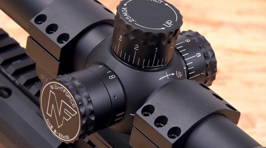 Wiederholgenauen Höhen-/Seiten-Justiermechanik des Nightforce NXS Zielfernrohrs auf der Ruger precision Rifle