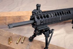 Test & Technik: SIG Sauer 716 DMR Sport in .308 Winchester Die Ventilationsöffnung der SIG Sauer 716 DMR Sport in .308 Winchester aus der Nähe