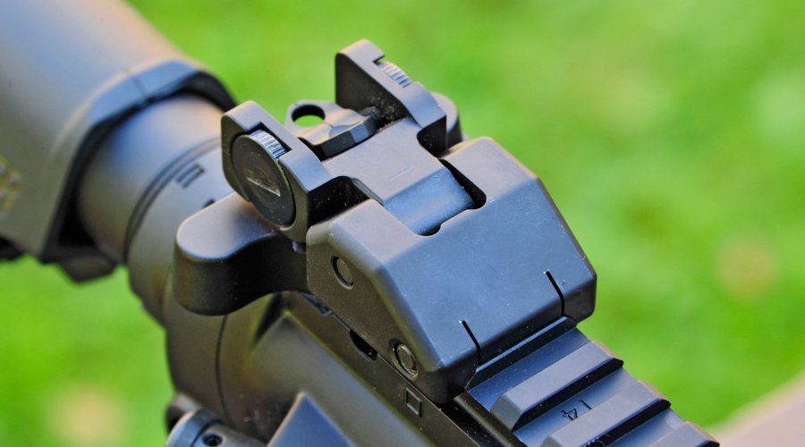 Eingeklappte Lochkimme SIG716