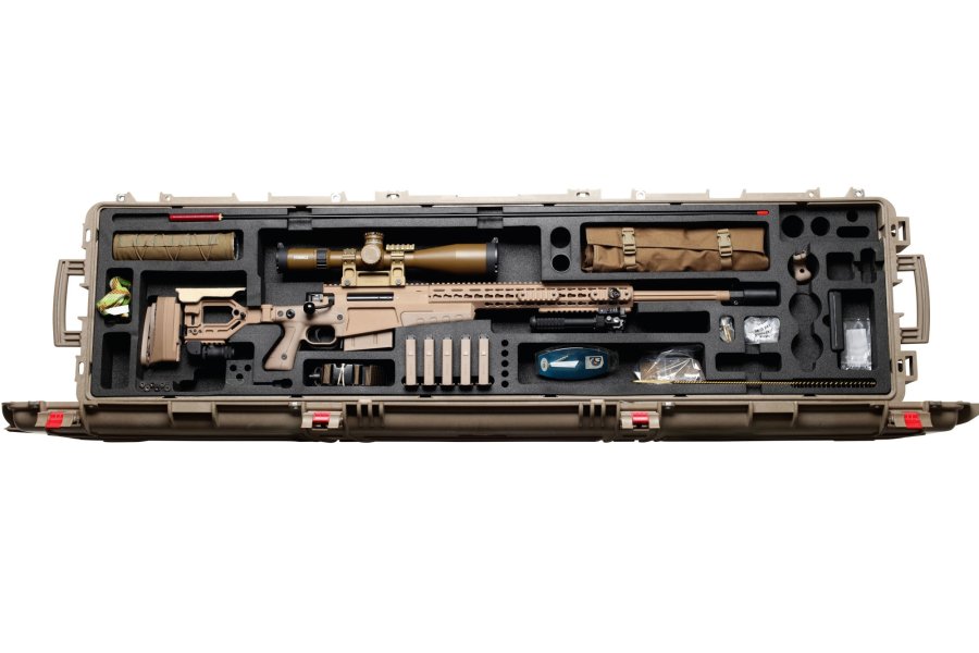Accuracy International G22A2: Das aufgewertete Scharfschützengewehr der Bundeswehr im Test Geöffneter Waffenkoffer mit allem Inhalt bei auslieferung komplett von oben.