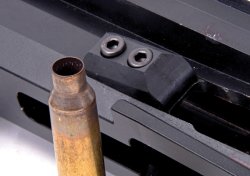 Test Albert Arms ALR-300 hinteres Auswurffenster des Albert Arms ALR-300 in .300 Win. Mag.