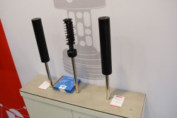 Anschütz Neuheiten 2017: Schalldämpfer und Druckluftgewehre Drei Schalldämpfer Ausstellung