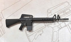 Brownells Retro Selbstladegewehre AR-10 Gewehr von Brownells im Retro Design
