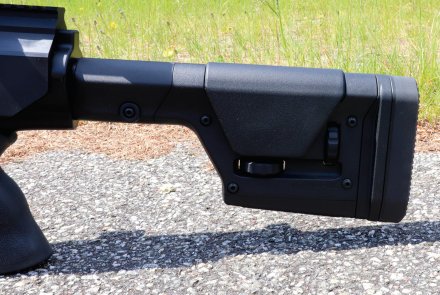 Das Bushmaster BA 50 in .50 BMG im Test: Geballte Energie, kombiniert mit präziser Kontrolle Eingeschobene Schaftkappe der BA 50.