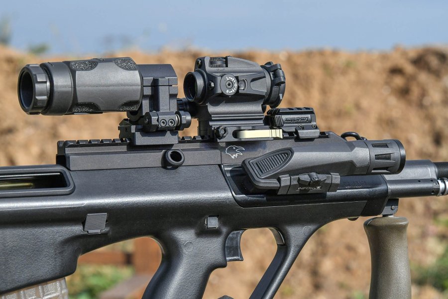 Die AUG Receiver Rail von Corvus Defensio: eine Picatinny-Schiene für das österreichischen Bullpup Steyr AUG