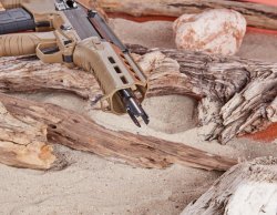 Bullpup-Halbautomat im Test: Das Desert Tech MDR in .308 Winchester Mündung und Handschutz.