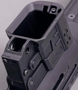 German Sport Guns GSG-9: Die Modelle Sport und Rifle im ausführlichen Test GSG-9-Karabiner: Detailsicht auf diverse Verschraubungen.