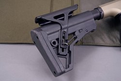 Die Repetierbüchsen Haenel HLR Basic in 6,5 Creedmoor und HLR Pro in .308 Winchester im Test Die AR-kompatible, längenverstellbare Schulterstütze der Haenel HLR Basic im Detail.