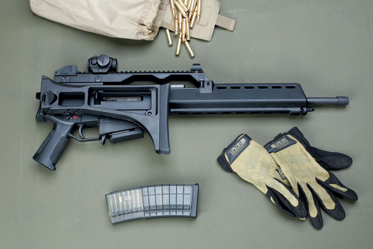 HK243 S SAR mit eingeklappter Schulterstütze. 