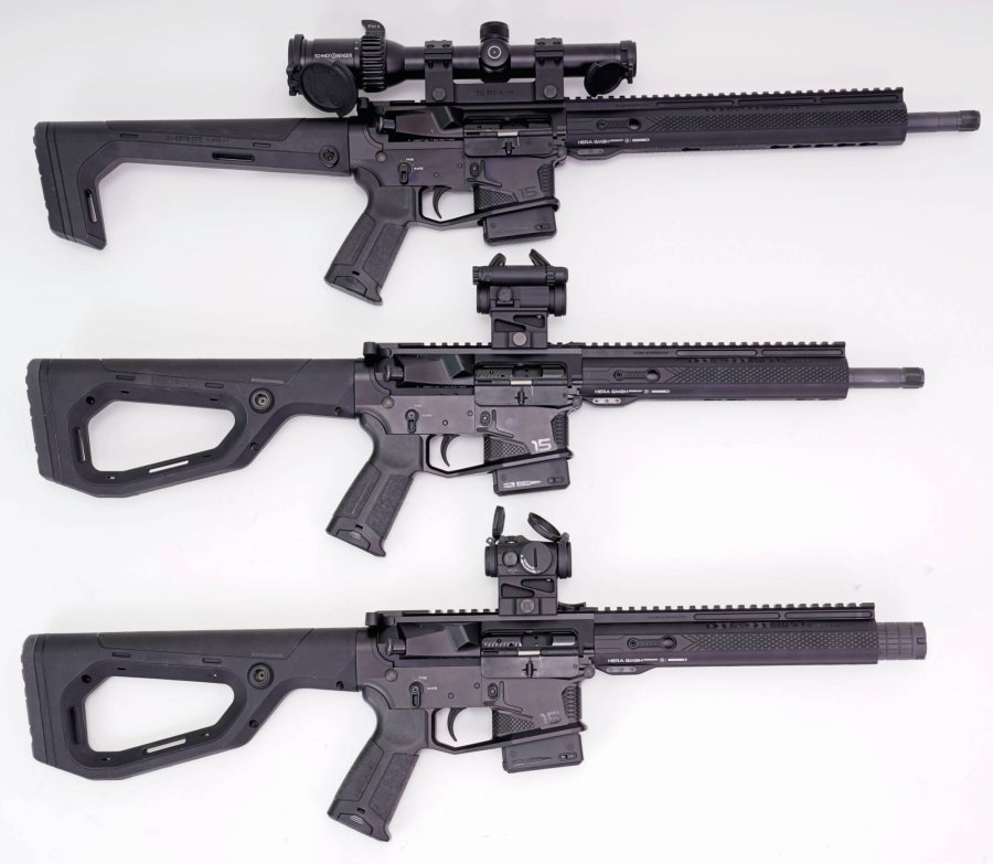 HERA Arms AR-15 C Sport in .223 Remington: Die extra-kurzen Selbstlader im Test  drei HERA Arms AR-15 C Sport selbstladebuechsen mit HRS Light-Schulterstuetze und schmidt und bender zielfernrohr