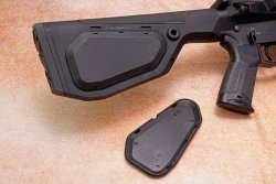 HERA Arms AR-15 C Sport in .223 Remington: Die extra-kurzen Selbstlader im Test  HERA-Arms-AR-15-C-Sport-HRS-Schulterstuetze-mit-cover