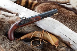 Investarms Hawken Rifles − mit den Waffen von ARTAX Vorderlader Germany auf dem Schießstand Vorderlader-Perkussionspistole Hawken Great Plains AI-410-X