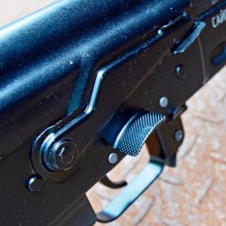 Test: Izhmash Saiga MK in 7,62x29 mm – wir waren mit der zivilen Kalaschnikow auf dem Schießstand Sicherungshebel Izhmash Saiga MK 7,62x39, Version 33