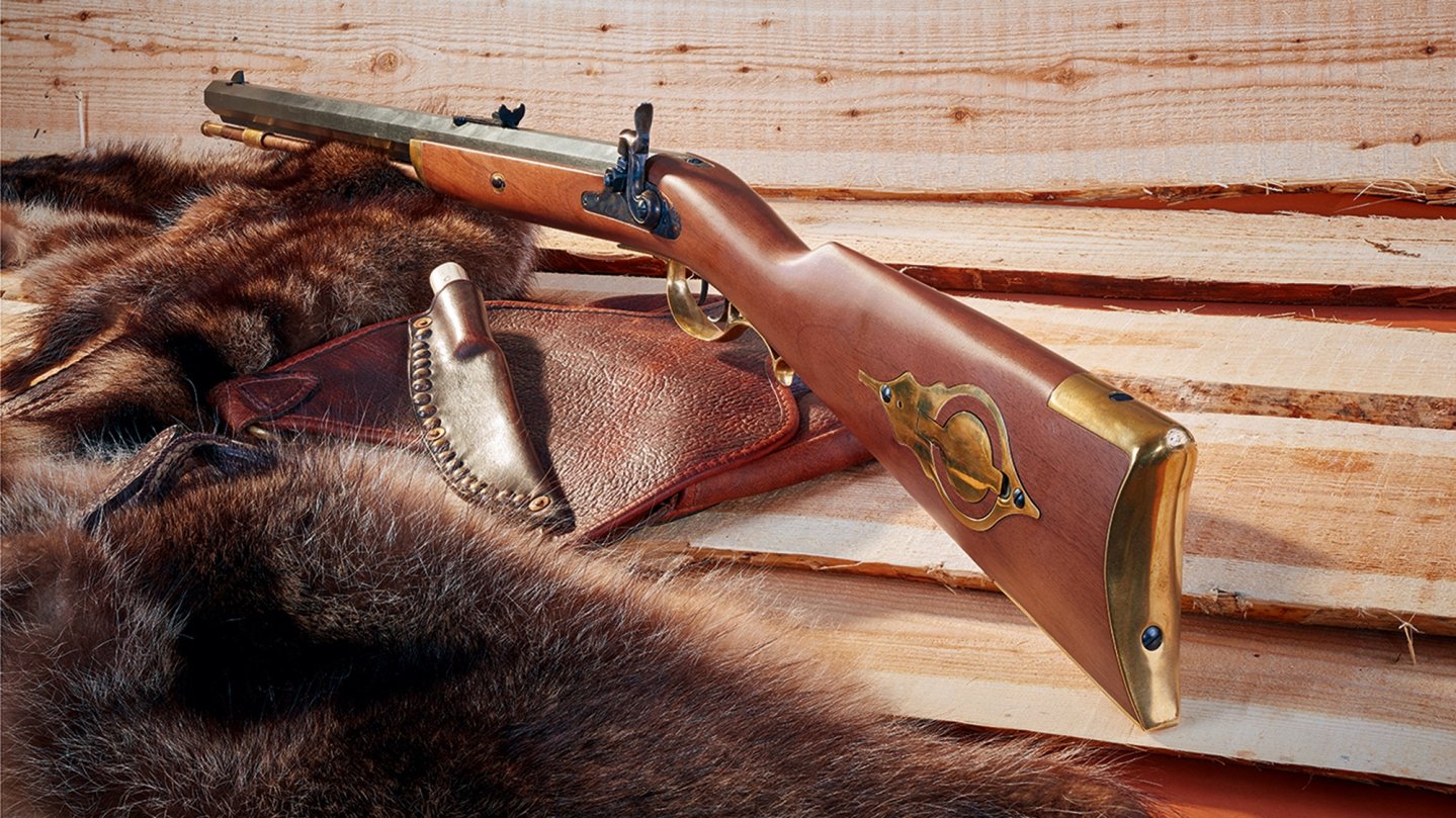 Im Praxistest: Die Vorderladerbüchse Pedersoli Traditional Hawken im Kaliber .54“ für Linksschützen Der Schaft der Pedersoli Traditional Hawken
