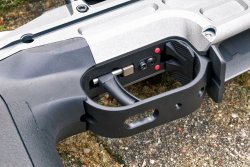 Sako TRG 22 A1: Ausführlicher Test des finnischen Long-Range-Präzisionsgewehrs im Kaliber 6,5 Creedmoor Detailaufnahme der Sicherung des TRG 22 A1 von SAKO.