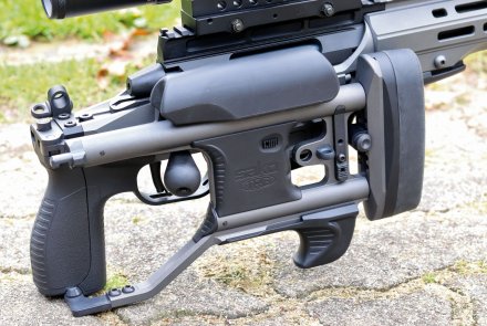 Sako TRG 22 A1: Ausführlicher Test des finnischen Long-Range-Präzisionsgewehrs im Kaliber 6,5 Creedmoor TRG 22 A1 von SAKO mit eingeklapptem Hinterschaft.