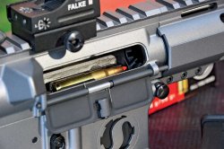 Test & Technik: Schmeisser Dynamic in .223 Remington Das Auswurffenster der Schmeisser Dynamic in .223 Remington