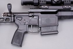 Leichte und leistungsstarke Repetierbüchse: Die SIG Sauer CROSS in .308 Winchester im ausführlichen Test Die SIG Sauer CROSS Griffstück