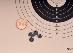 Leichte und leistungsstarke Repetierbüchse: Die SIG Sauer CROSS in .308 Winchester im ausführlichen Test 5 Schuss auf Zielscheibe