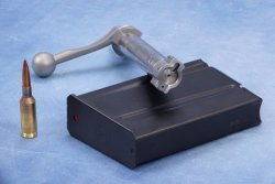 SMH Precision Tactical A5: Die Long-Range-Repetierbüchse in Kaliber 6 mm Norma BR im Test Verschlusskammer der SMH Precision Tactical A5 Long-Range-Repetierbüchse auf Magazin