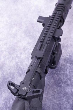T73 Tactical Prometheus in 9 mm Luger: PCC mit direktem Gasdruckladesystem und Drehkopfverschluss im Test T73 Tactical Prometheus in 9 mm Luger: PCC mit direktem Gasdruckladesystem und Drehkopfverschluss im Test