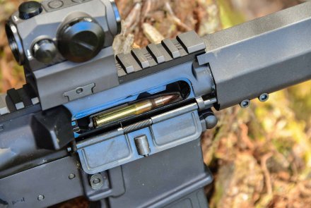 SIG Sauer M400 TREAD Büchse in der Einstiegsklasse Patronenkammer des SIG Sauer M400 TREAD zeigt Patrone.