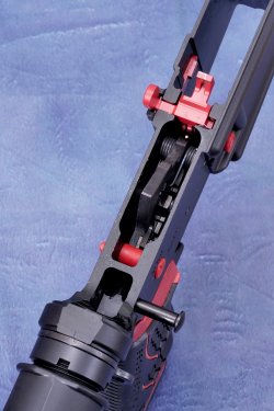 Tippmann Arms M4-22 Redline in .22 Long Rifle - der farbenfroher Fun-Faktor Das Innenleben der M4-22 Redline in .22 Long Rifle